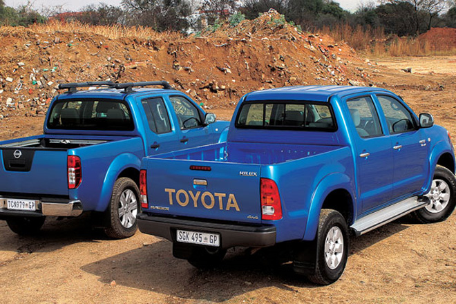 Toyota Hilux vs Nissan Navara